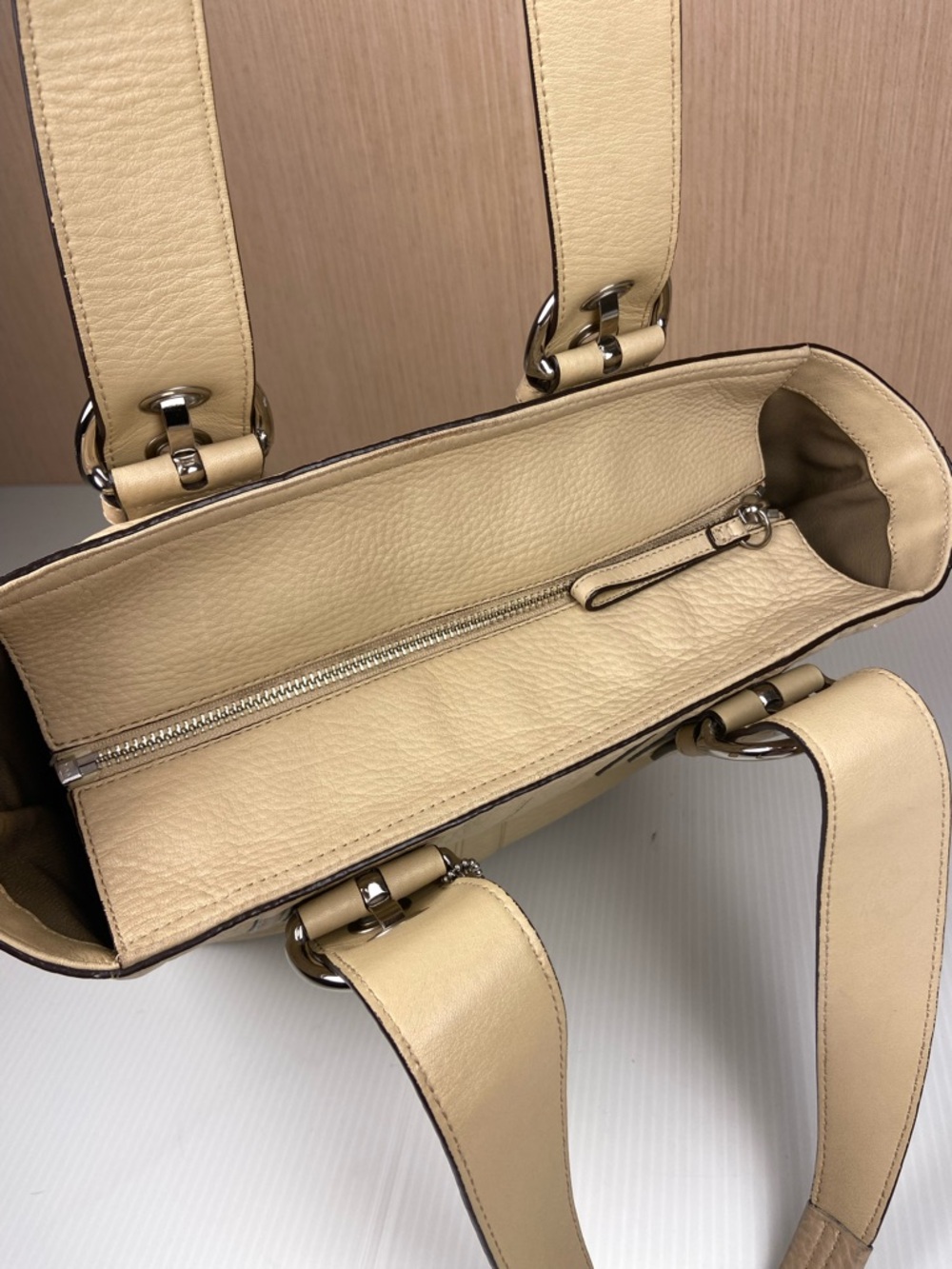 Coach Soho Pebbled Leather Tote Beige O-Ring Buckle Shoulder Bag Work Carryall - Picture 8 of 13